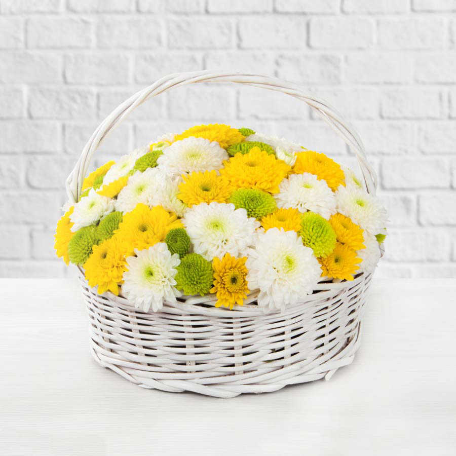 Sepette Sar beyaz iekler